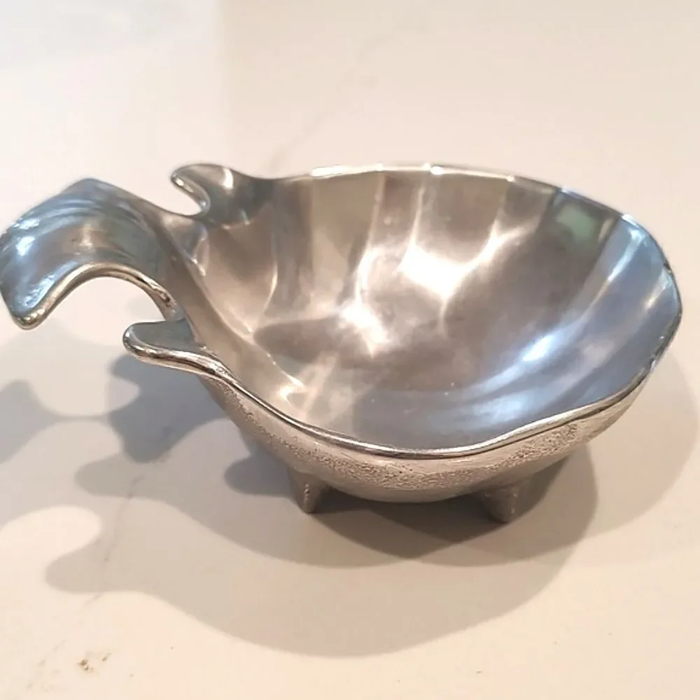 The Wilton Co RWP Footed Shell Nut Candy Trinket Pewter Dish